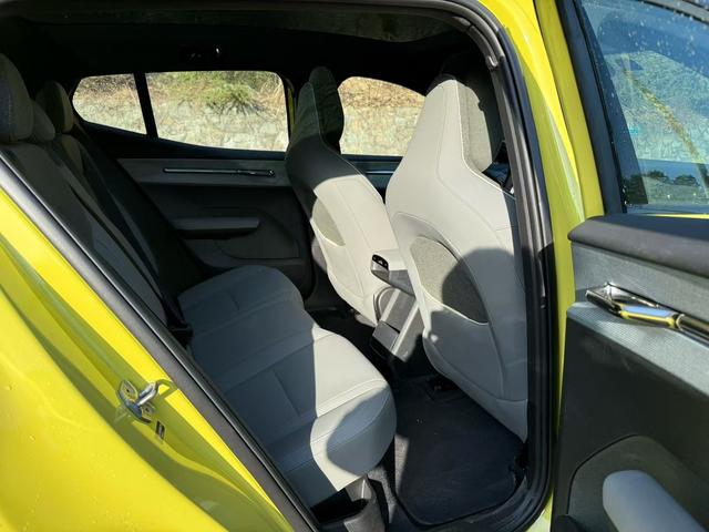 Volvo EX30 2025 thumb 7