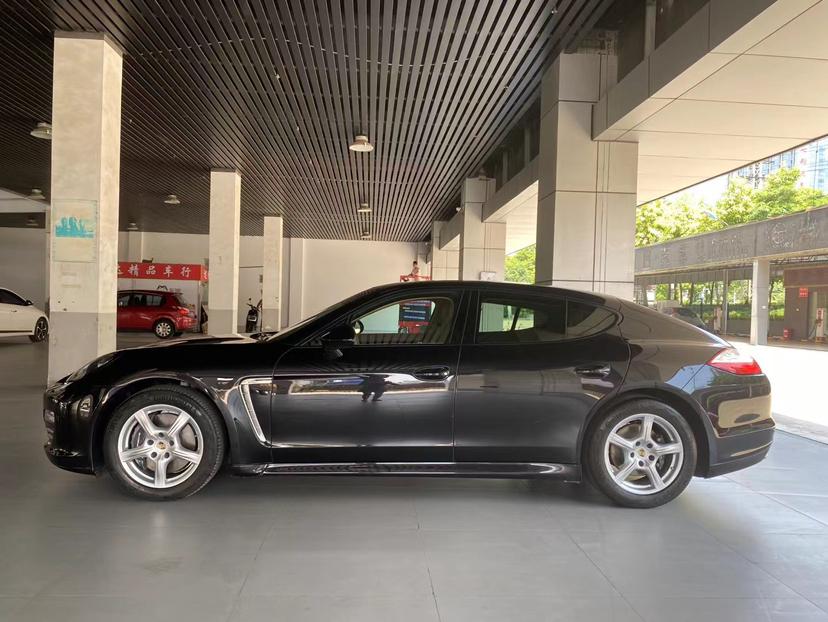 Porsche Panamera 2012 thumb 10