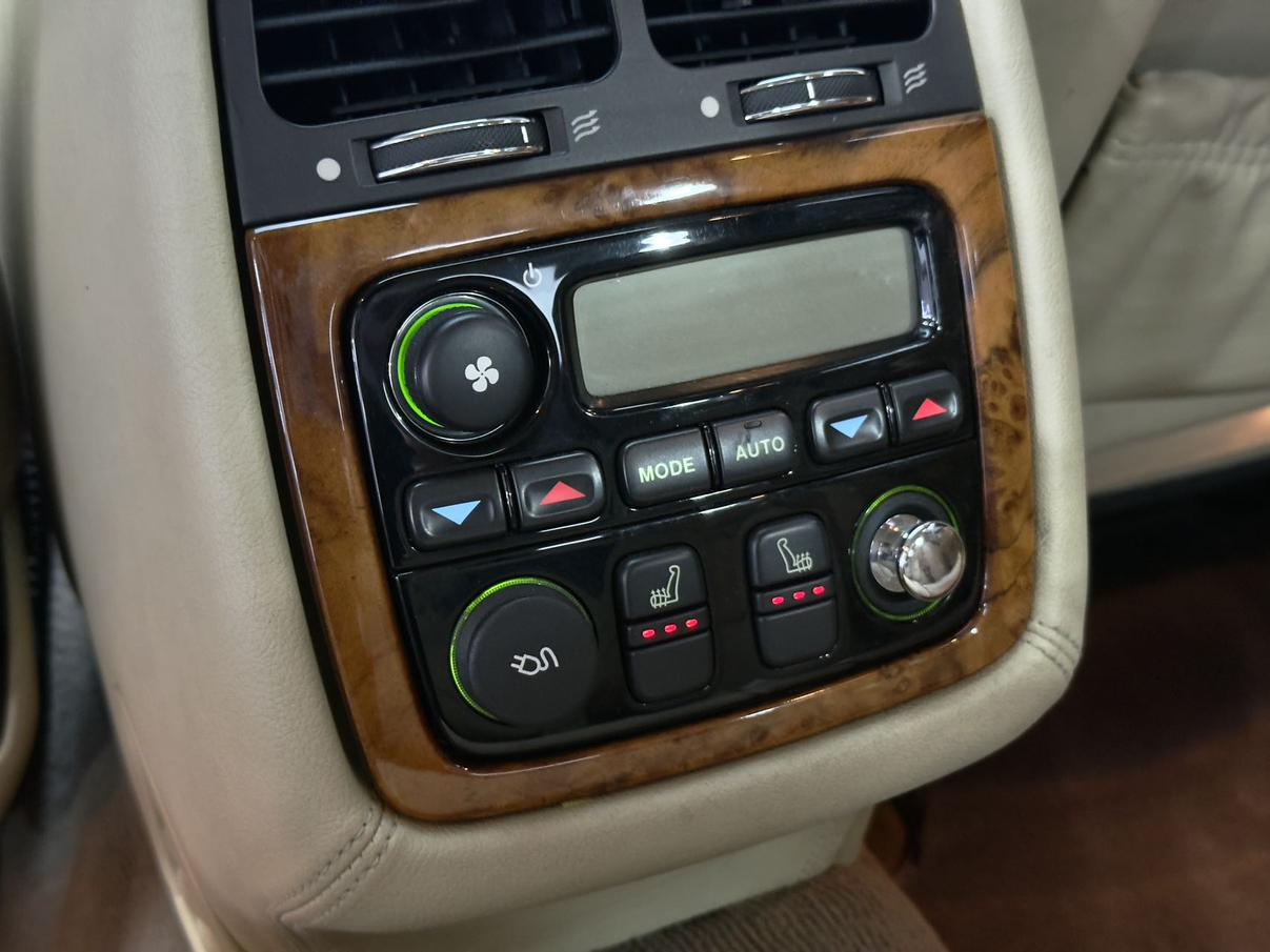 Jaguar XJ 2006 thumb 7
