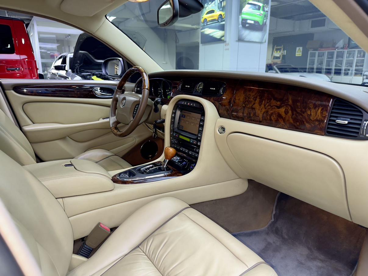 Jaguar XJ 2006 thumb 9