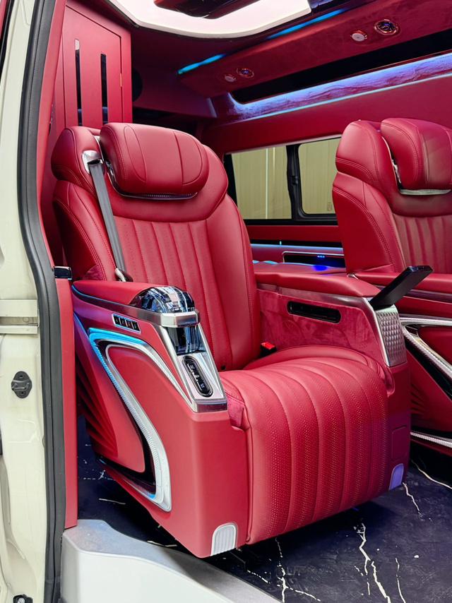 Toyota HiAce 2025 thumb 7