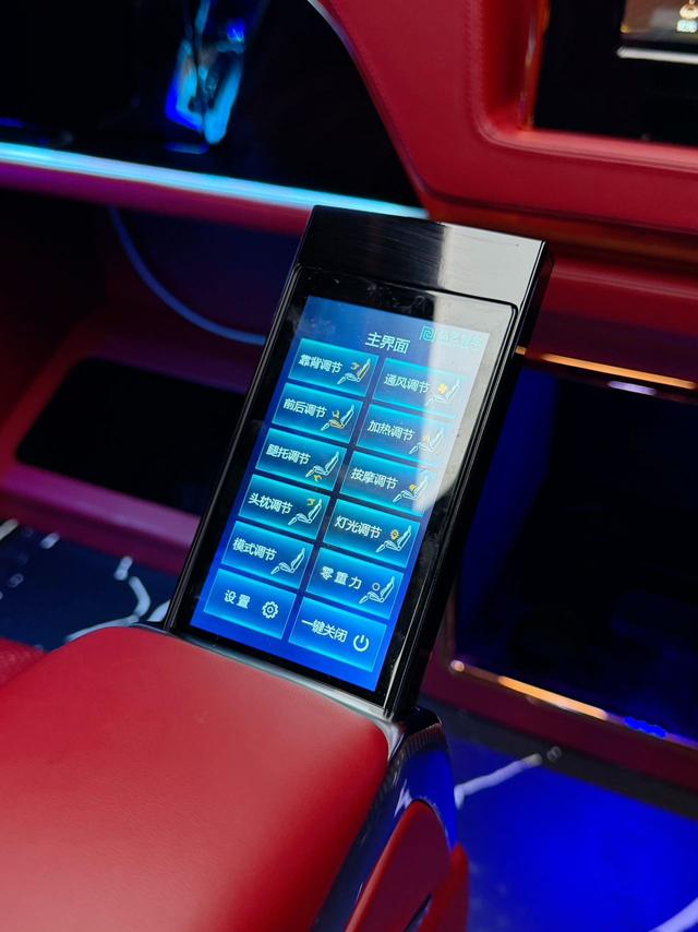 Toyota HiAce 2025 thumb 8