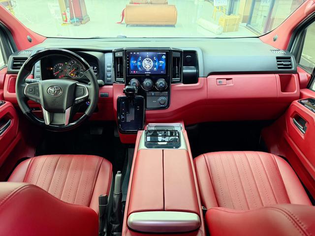 Toyota HiAce 2025 thumb 11
