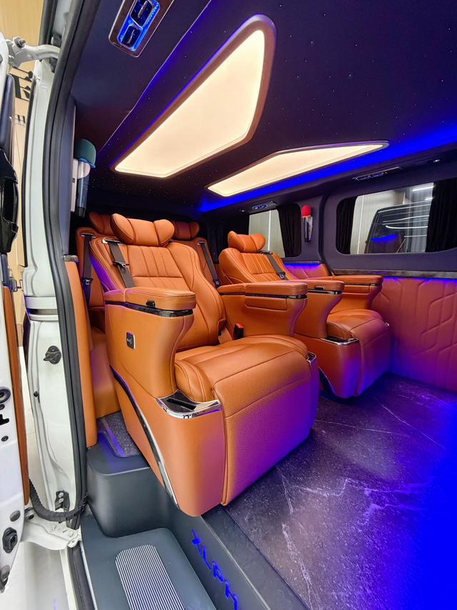 Toyota HiAce 2025 thumb 8