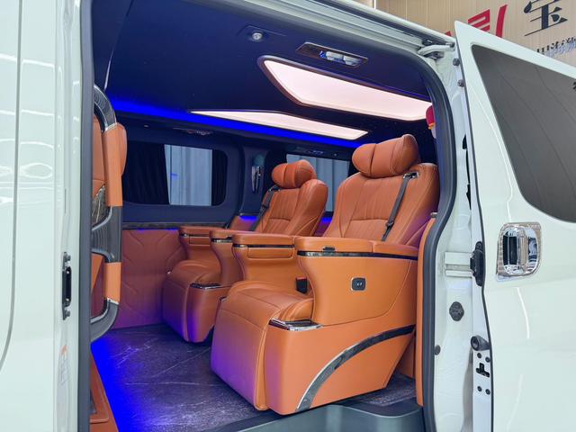 Toyota HiAce 2025 thumb 12