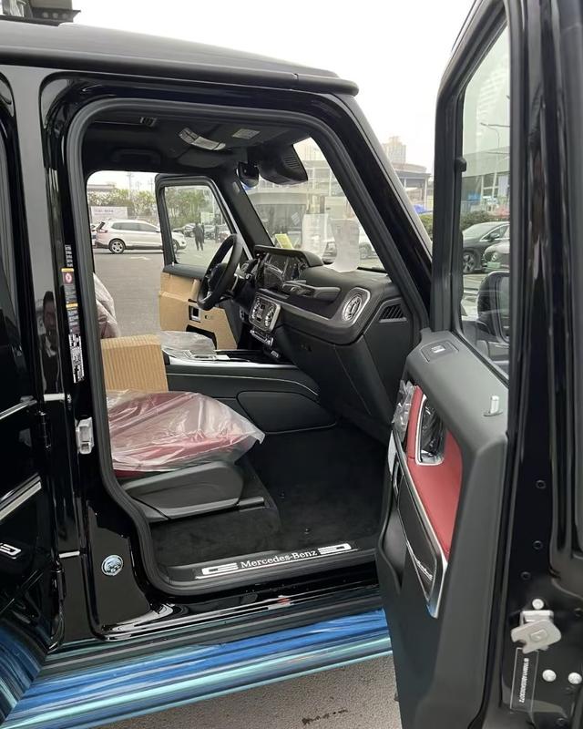 Mercedes-Benz G-Class 2026 thumb 2