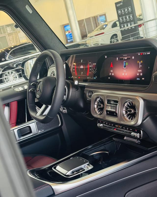 Mercedes-Benz G-Class 2026 thumb 6