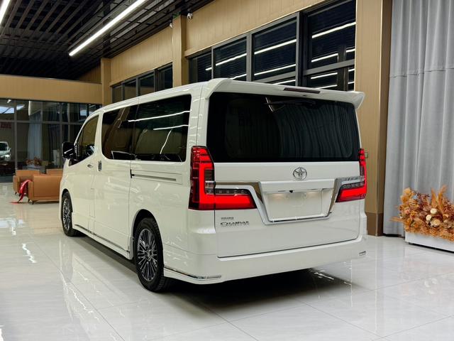 Toyota Granvia 2023 thumb 2
