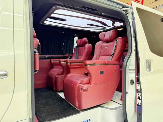 Toyota Granvia 2023 thumb 7