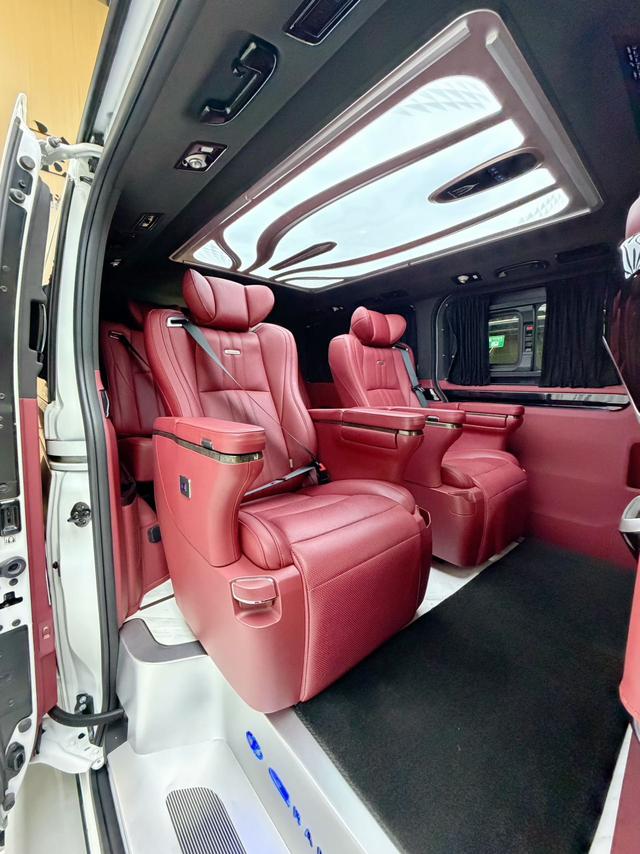 Toyota Granvia 2023 thumb 8