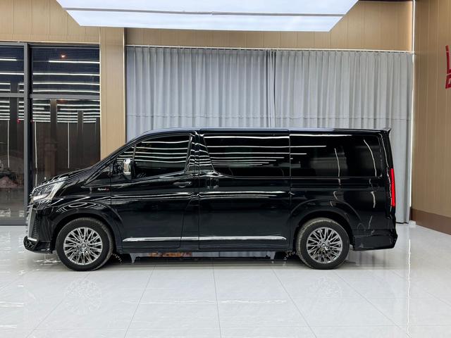 Toyota HiAce 2025 thumb 2
