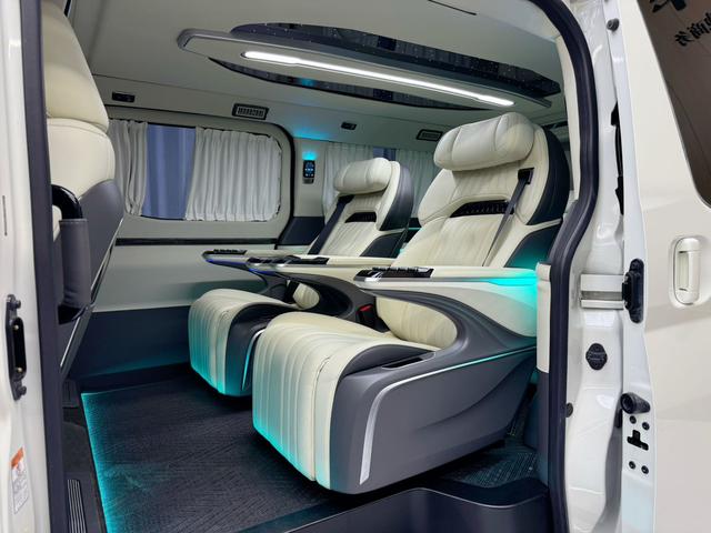 Toyota HiAce 2024 thumb 8