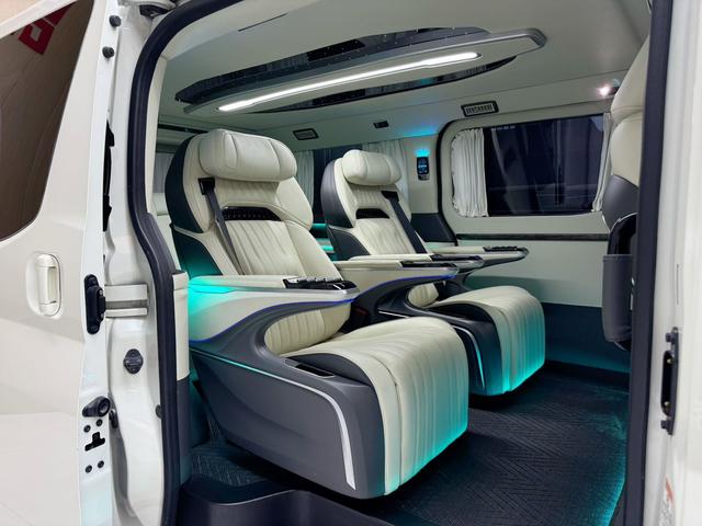Toyota HiAce 2024 thumb 10