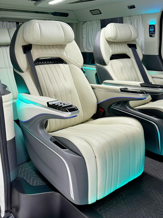 Toyota HiAce 2024 thumb 12