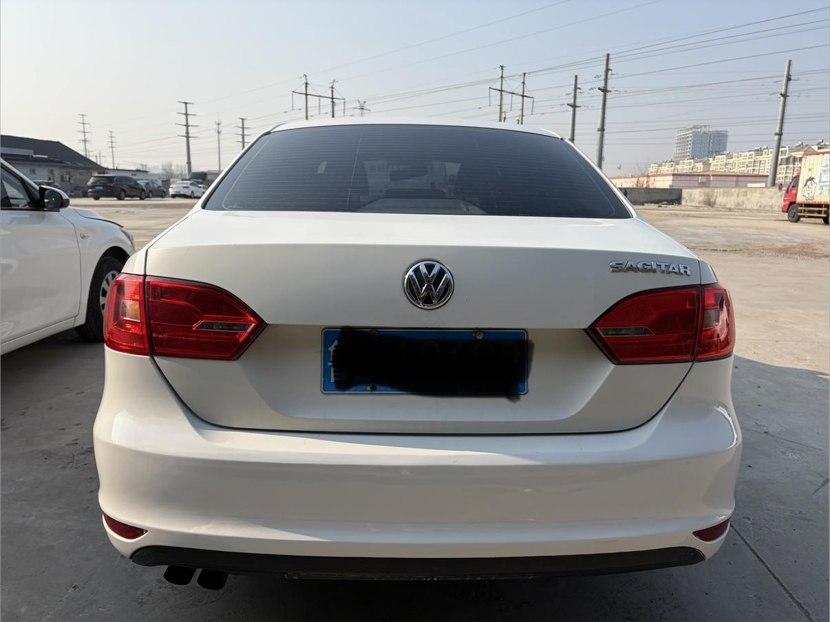 Volkswagen Sagitar 2013 thumb 3