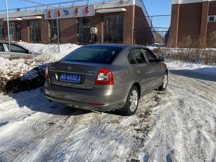 Skoda Octavia 2014 thumb 4