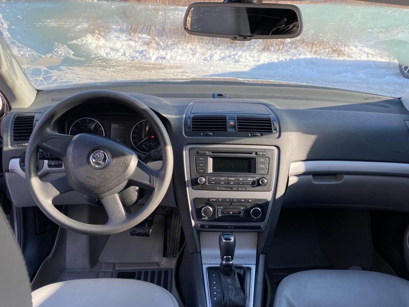 Skoda Octavia 2014 thumb 5