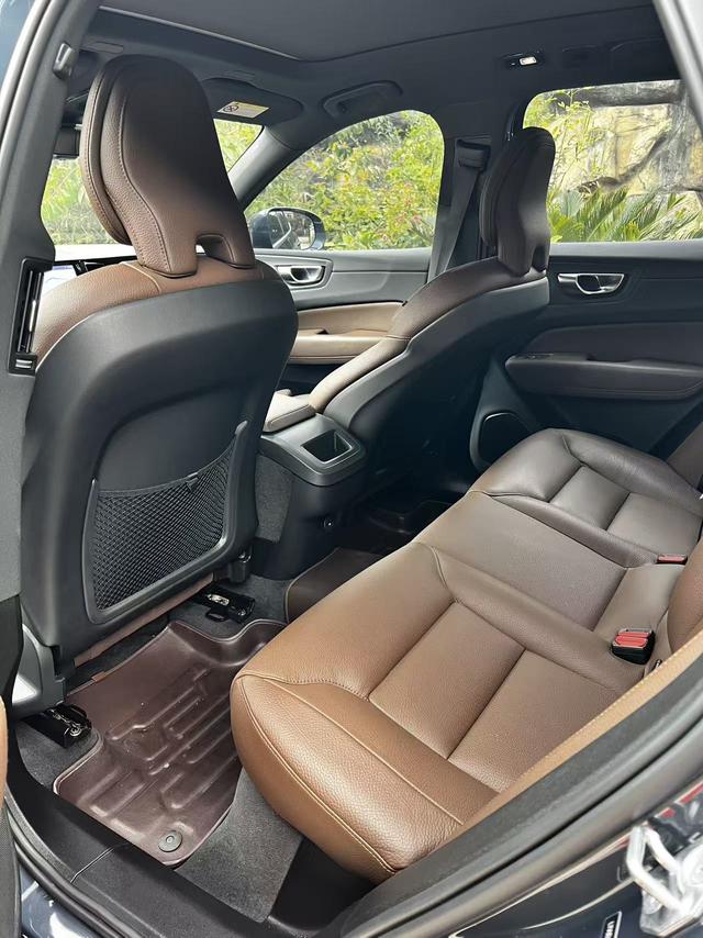 Volvo XC60 2022 thumb 2