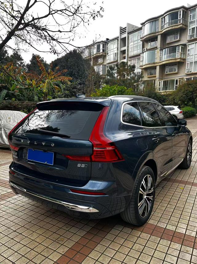 Volvo XC60 2022 thumb 4