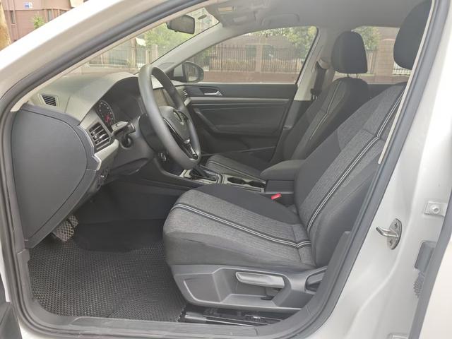 Volkswagen Lavida XR 2022 thumb 6