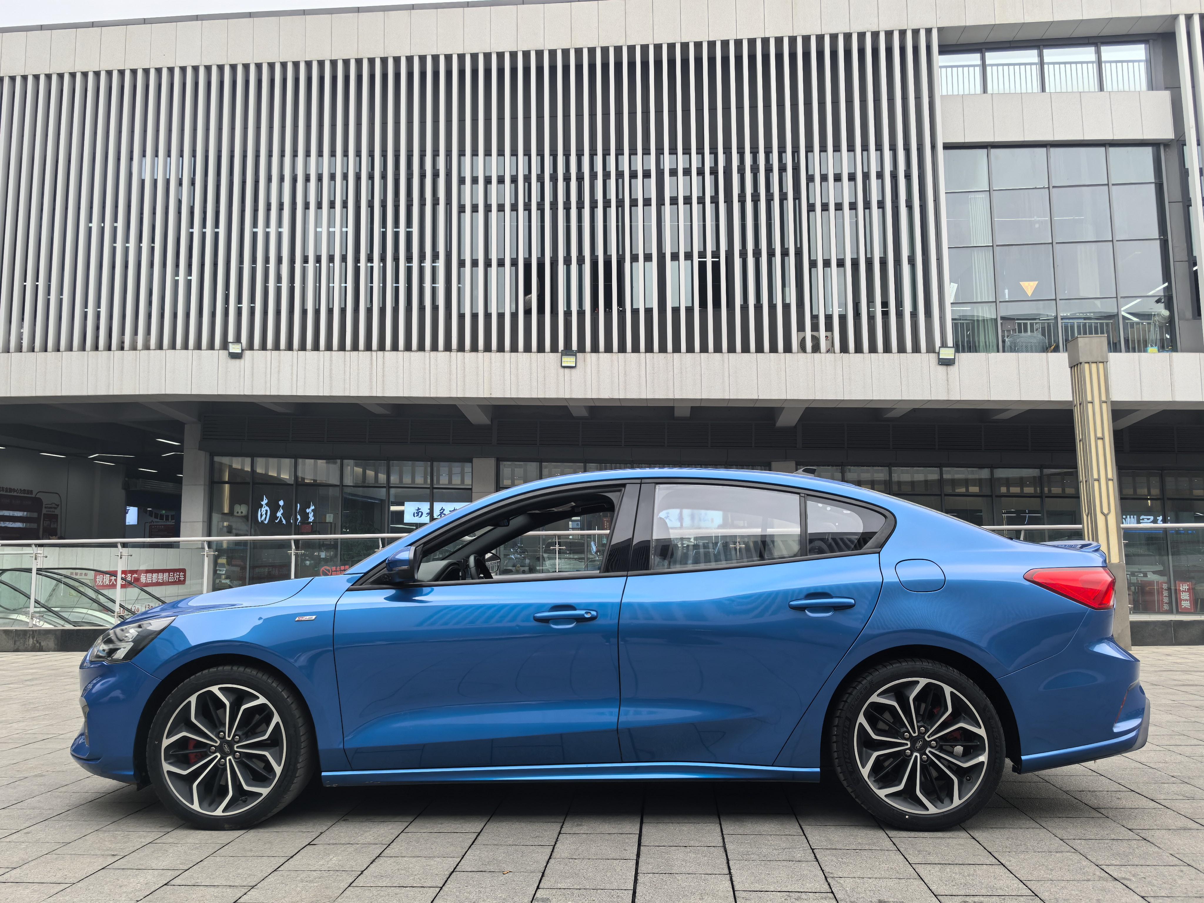 Ford Focus ST 2020 thumb 2