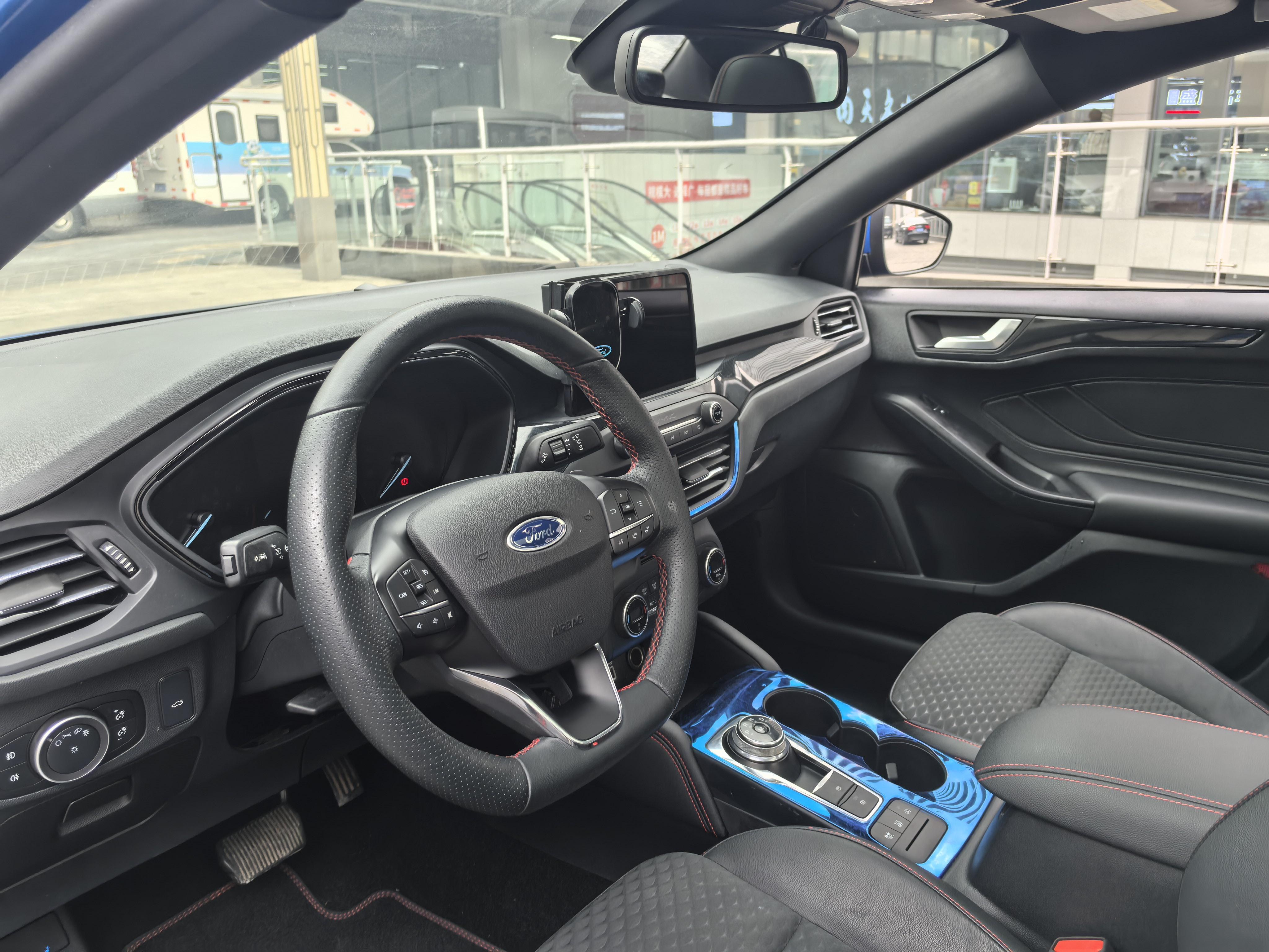Ford Focus ST 2020 thumb 12
