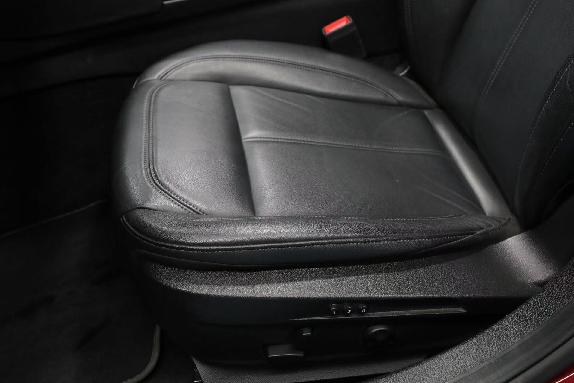 Alfa Romeo Giulia 2017 thumb 12