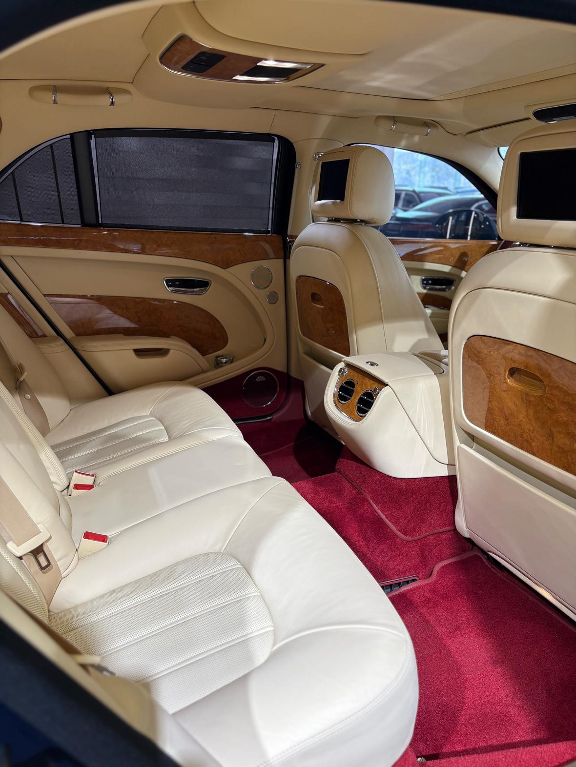 Bentley Mu Shang 2013 thumb 9