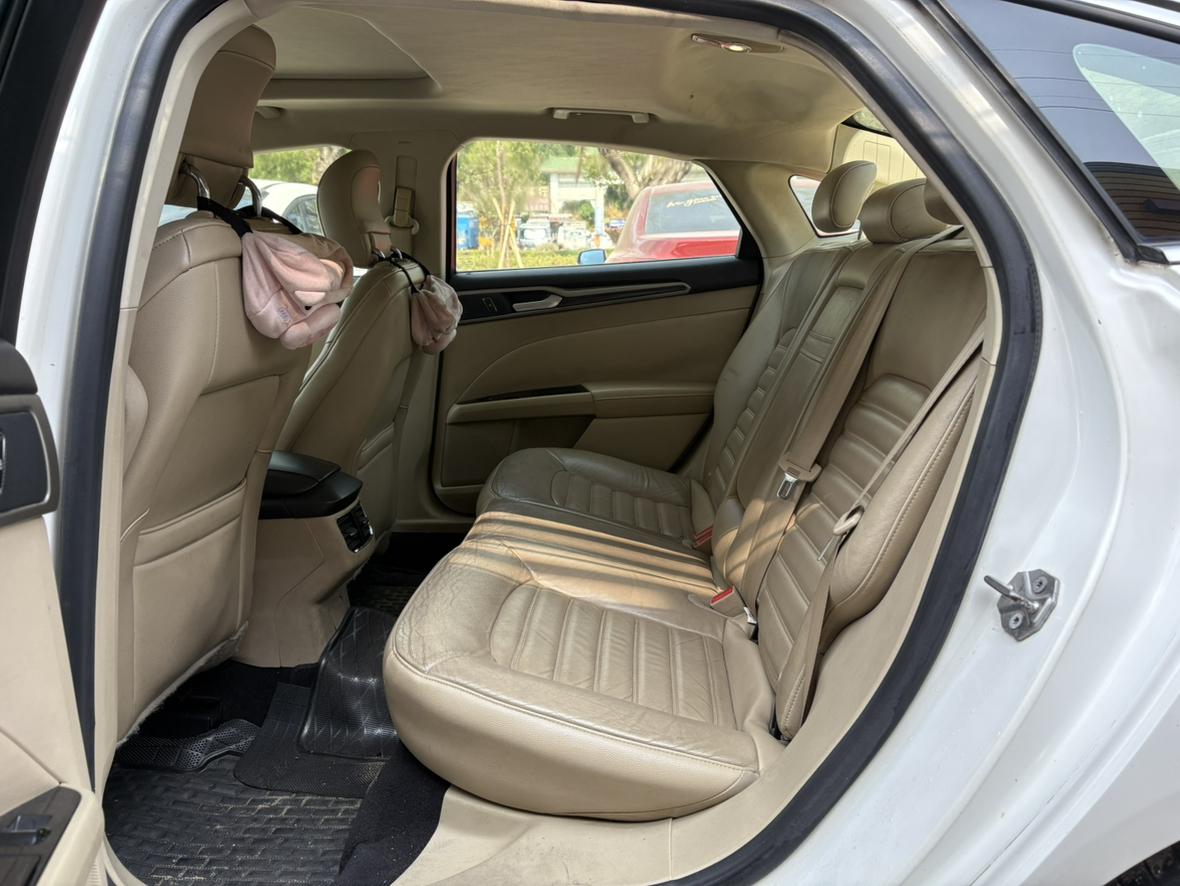 Ford Mondeo 2014 thumb 6