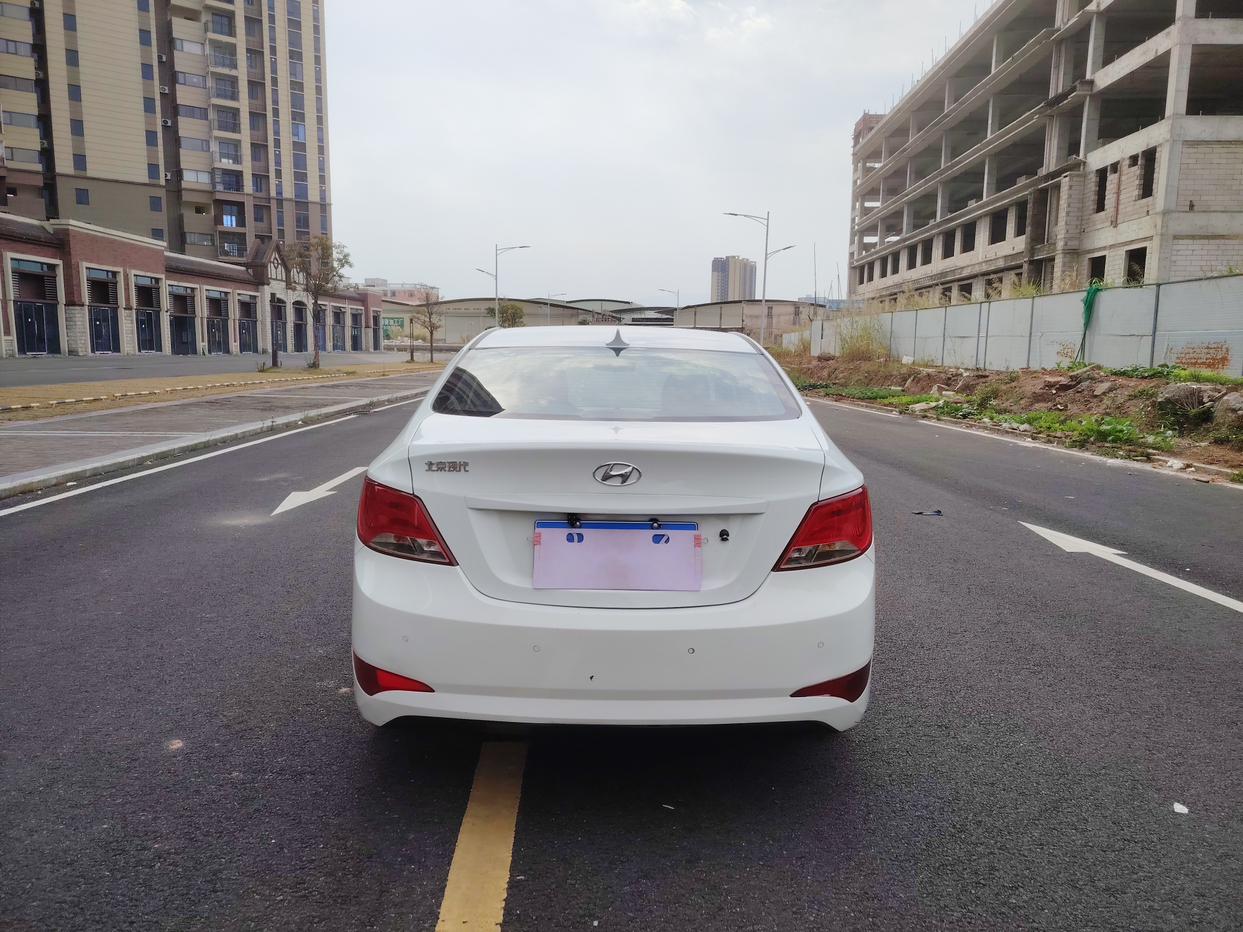 Hyundai Solaris 2016 thumb 3