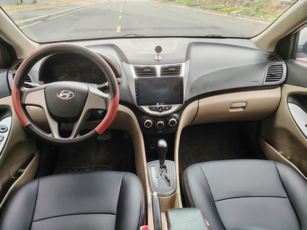 Hyundai Solaris 2016 thumb 7