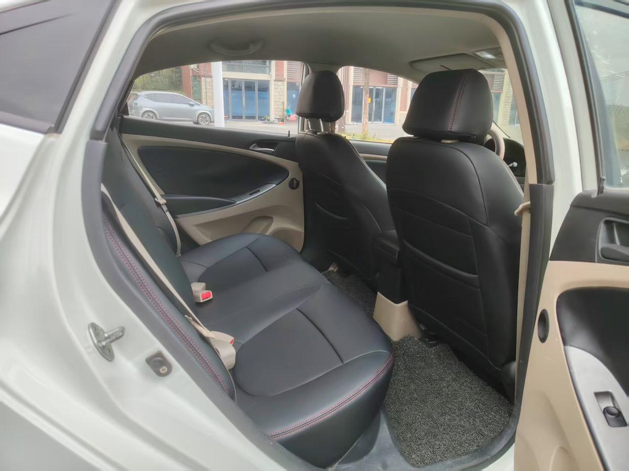 Hyundai Solaris 2016 thumb 10
