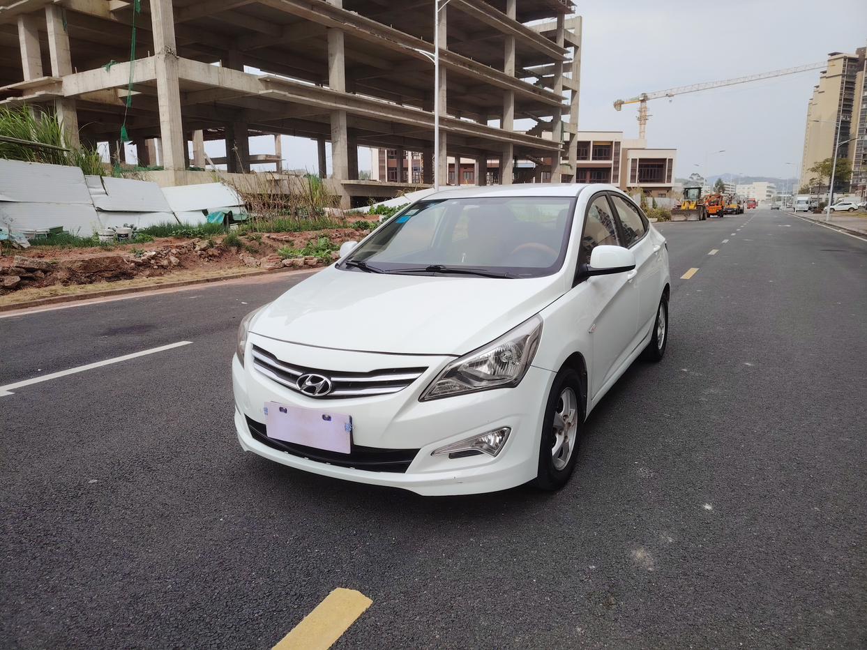 Hyundai Solaris 2016 thumb 12