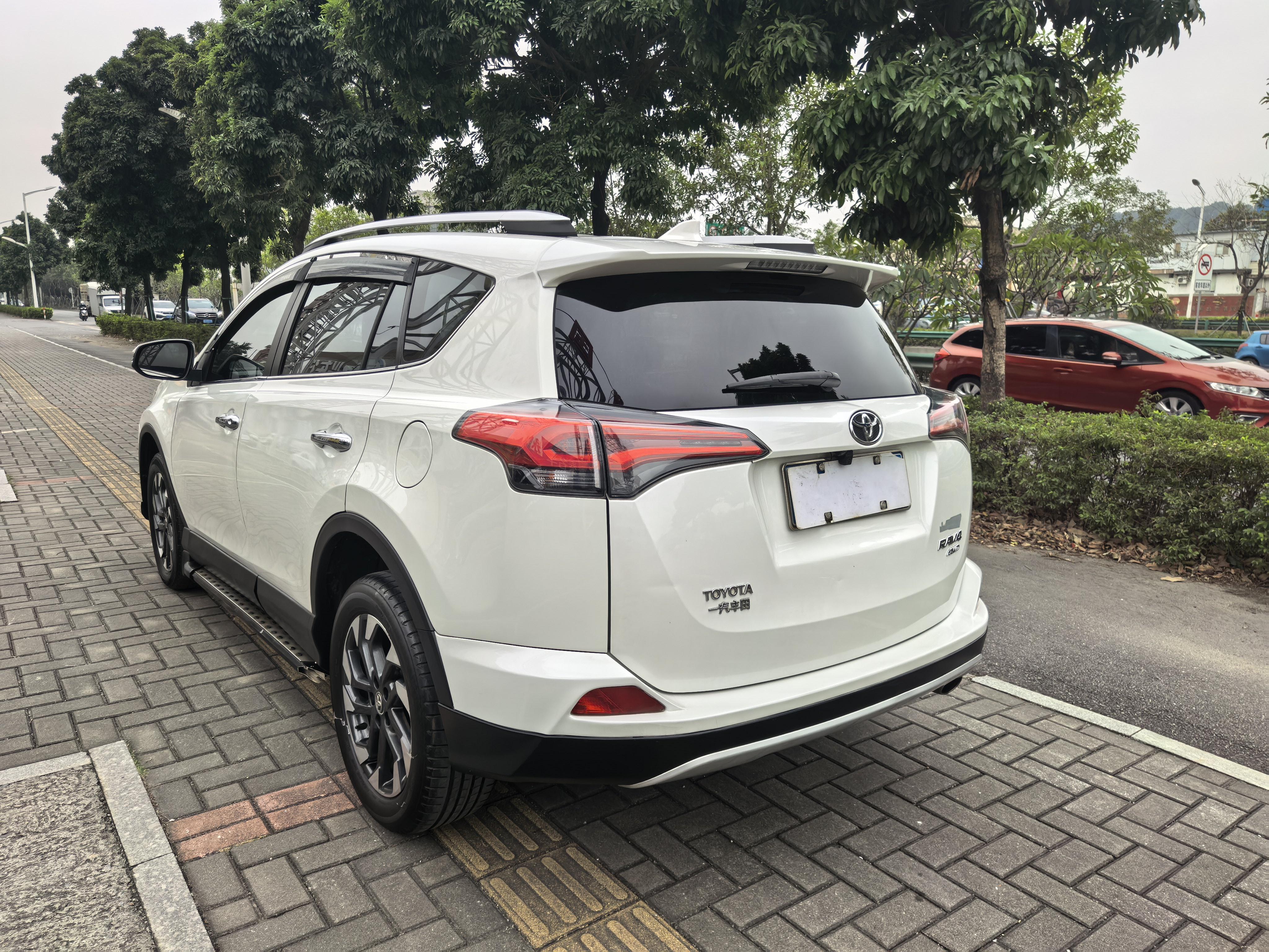 Toyota RAV4 2018 thumb 2