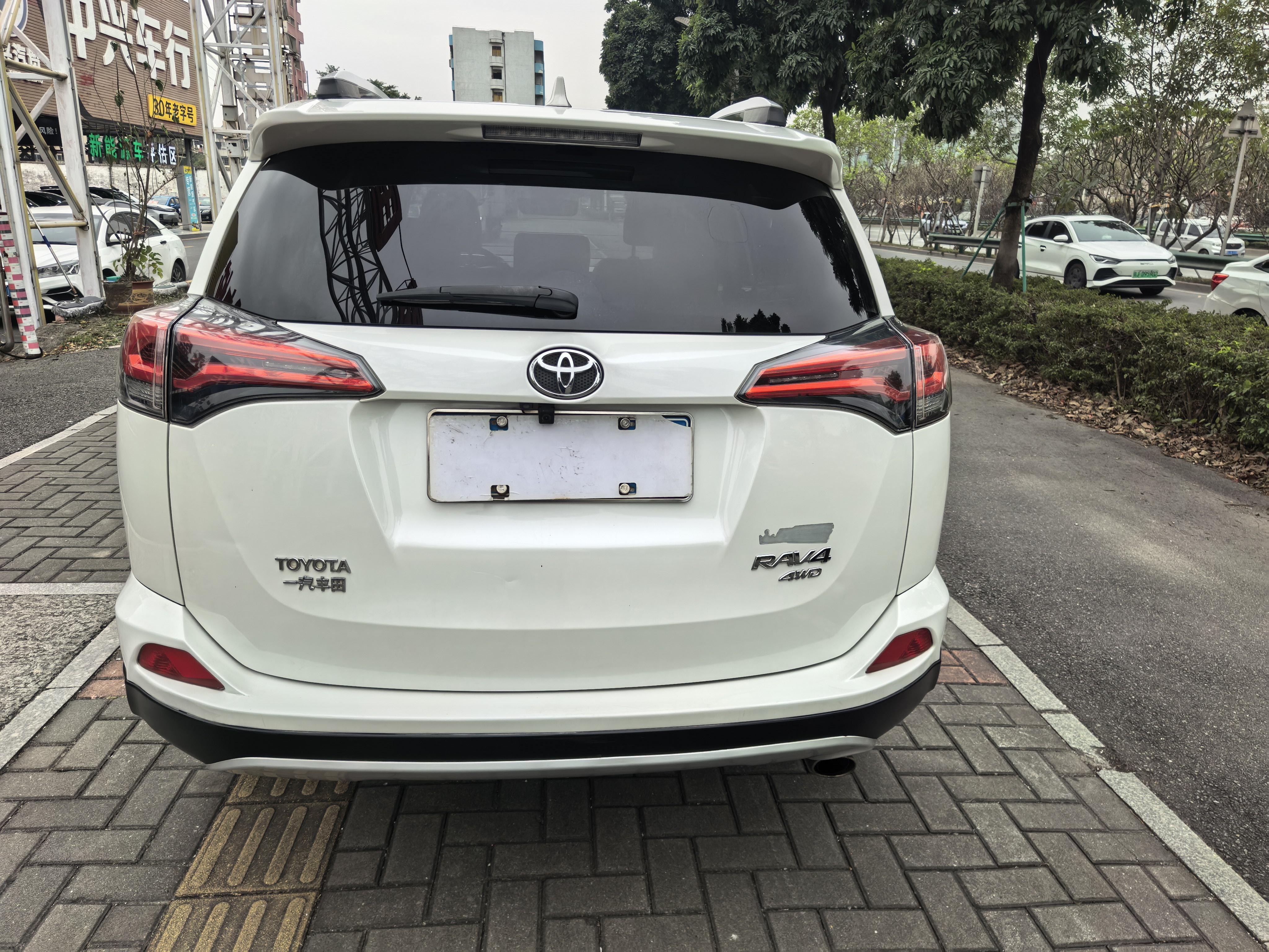 Toyota RAV4 2018 thumb 3