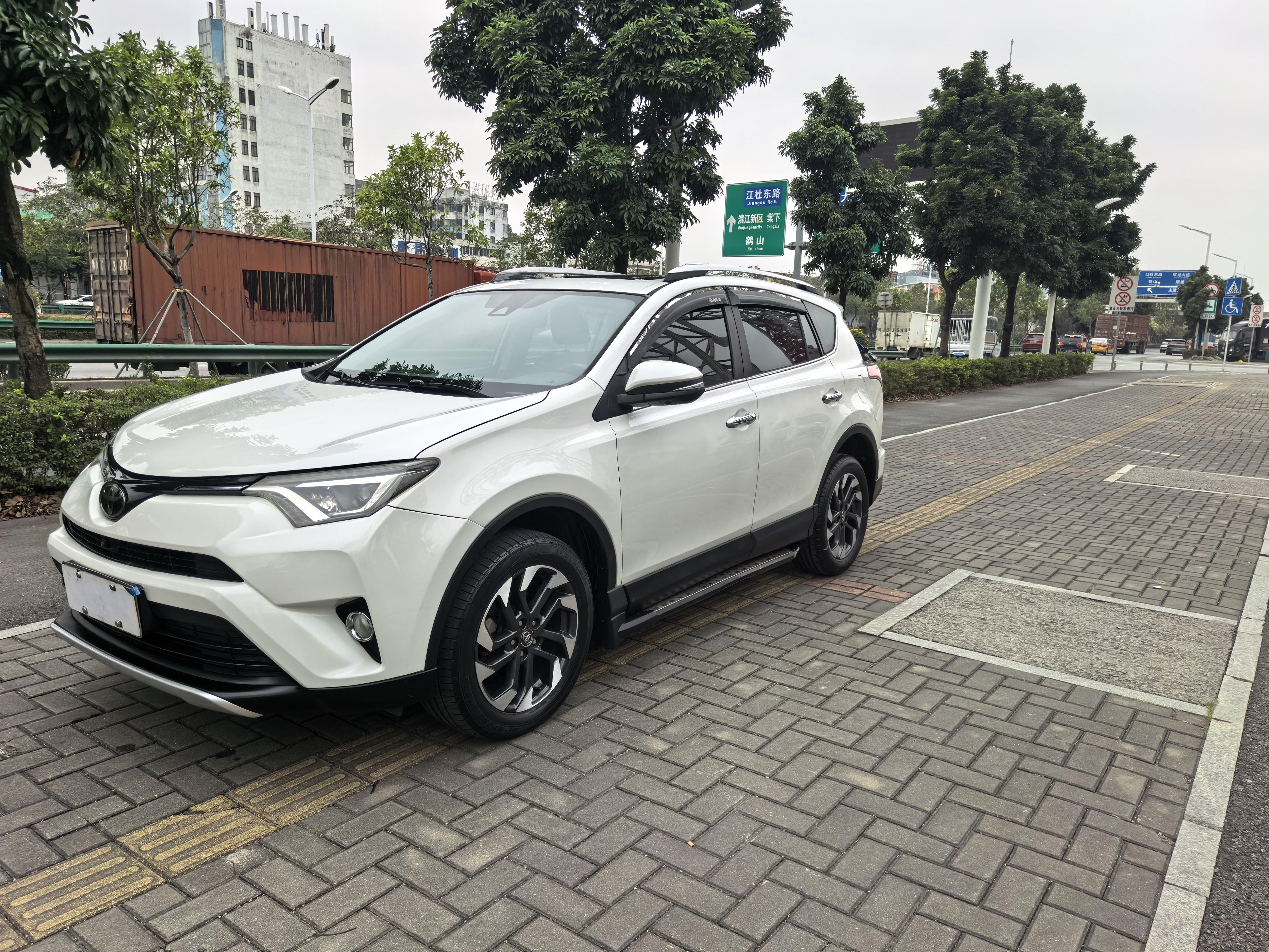Toyota RAV4 2018 thumb 11