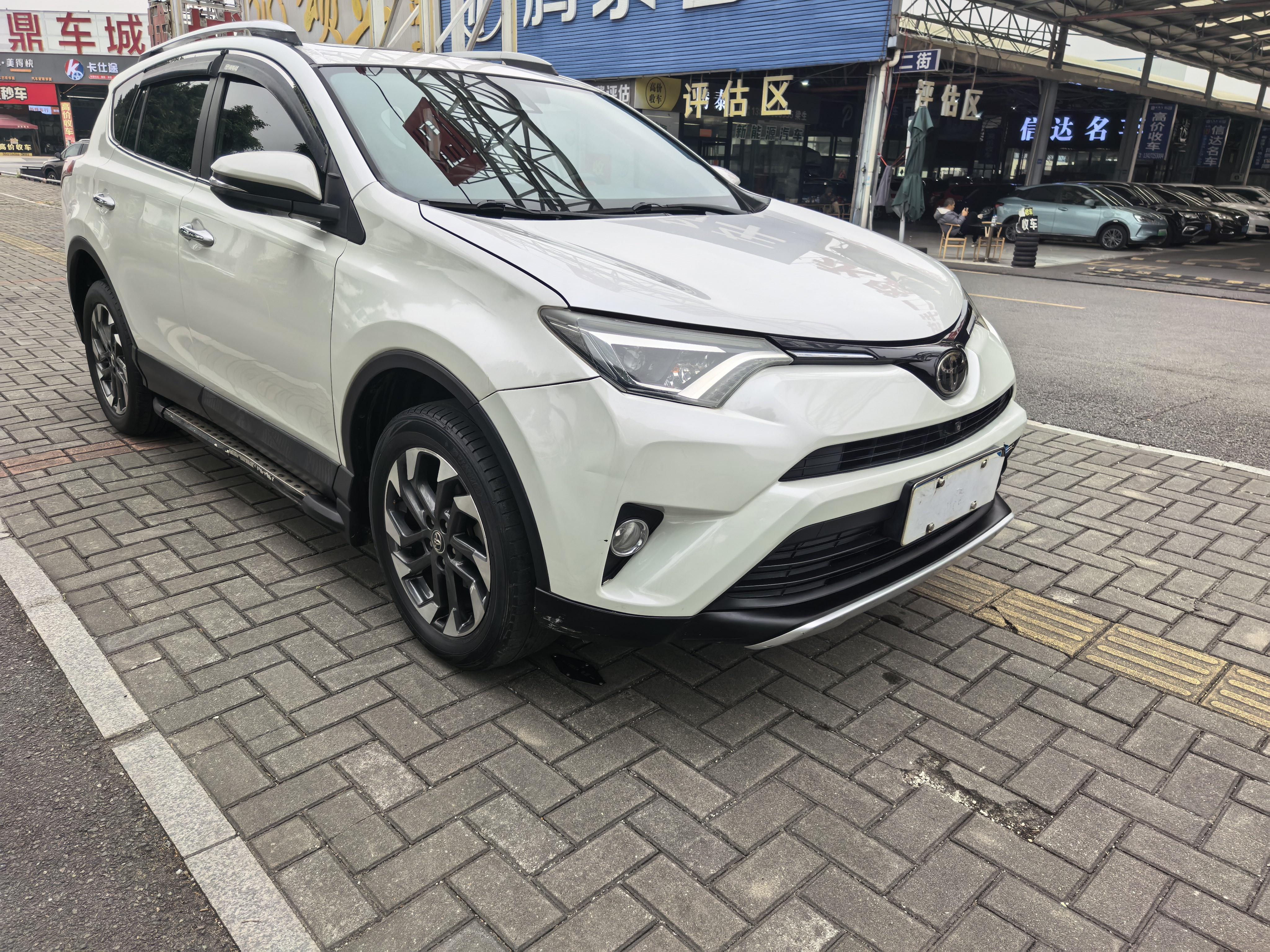 Toyota RAV4 2018 thumb 12