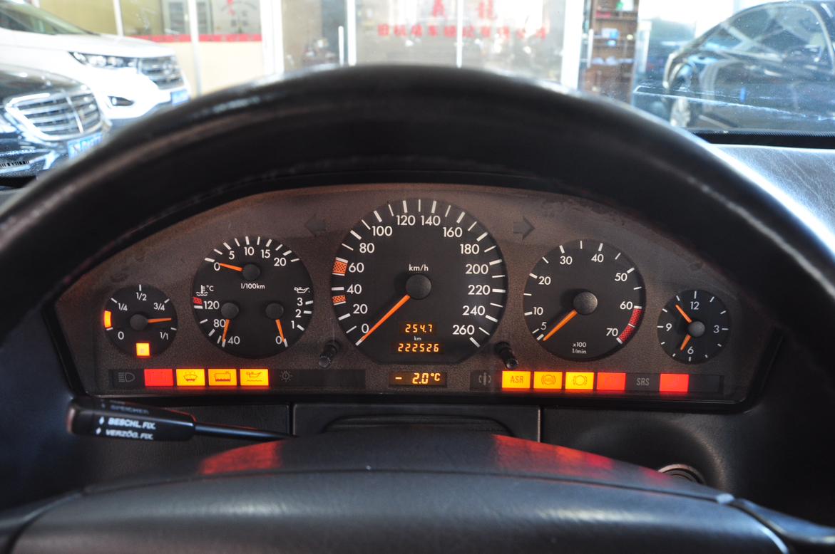 Mercedes-Benz S-Class 1993 thumb 9