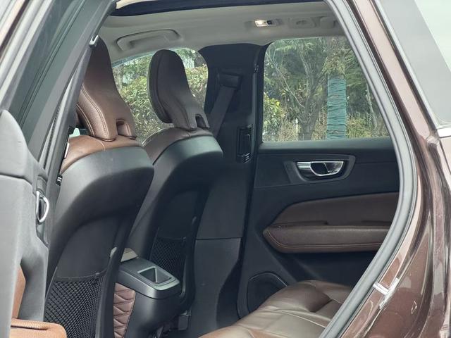 Volvo XC60 2020 thumb 3