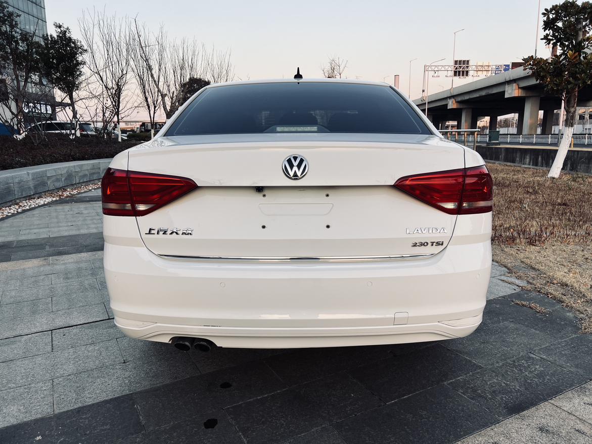 Volkswagen Lavida XR 2017 thumb 3