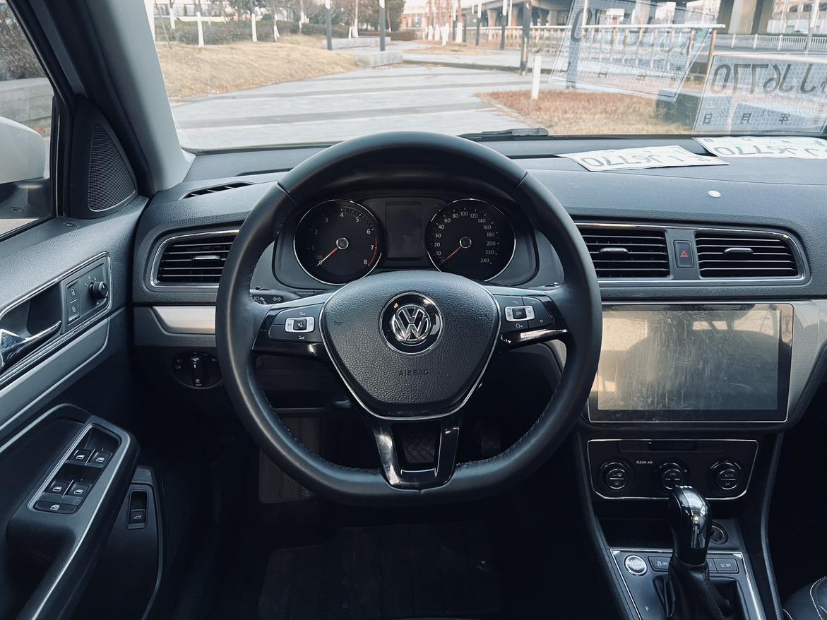 Volkswagen Lavida XR 2017 thumb 11