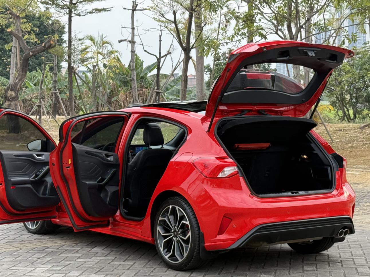 Ford Focus ST 2021 thumb 12