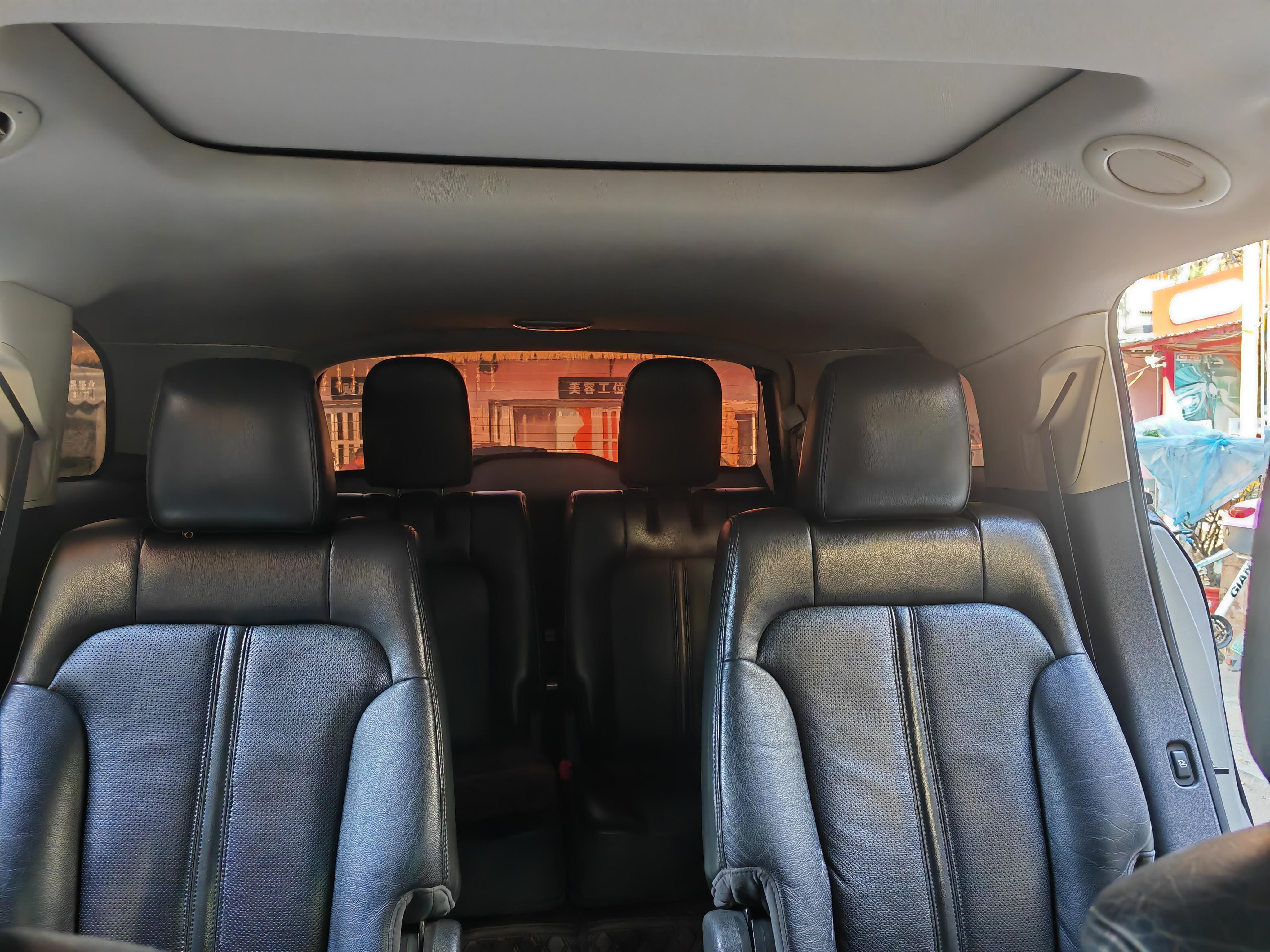 Lincoln MKT 2011 thumb 6