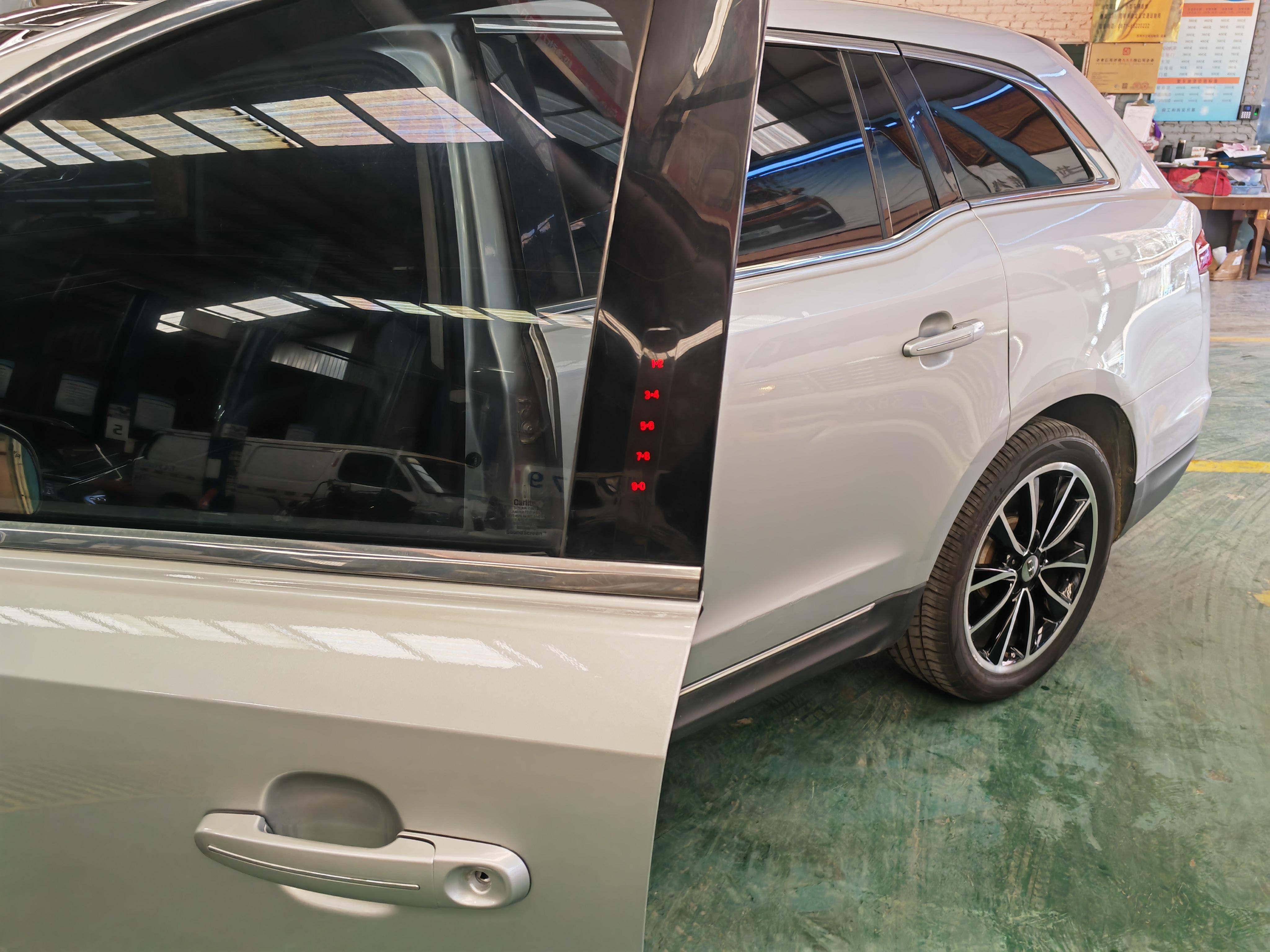 Lincoln MKT 2011 thumb 11
