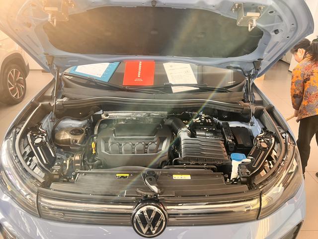 Volkswagen Tiguan 2024 thumb 4