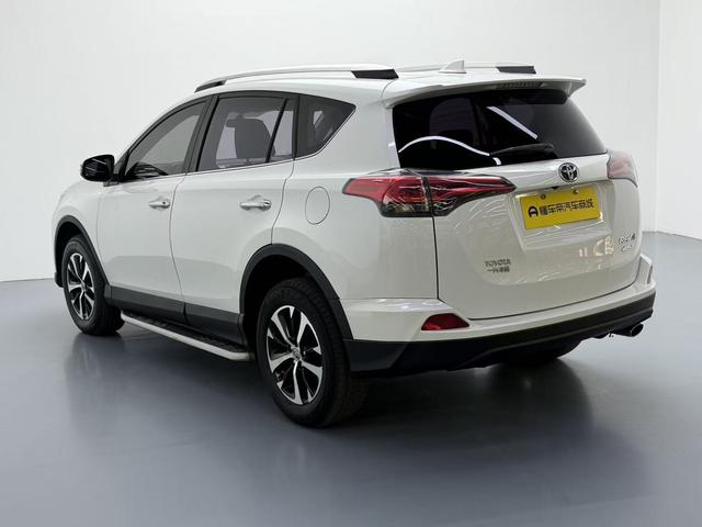 Toyota RAV4 2017 thumb 3