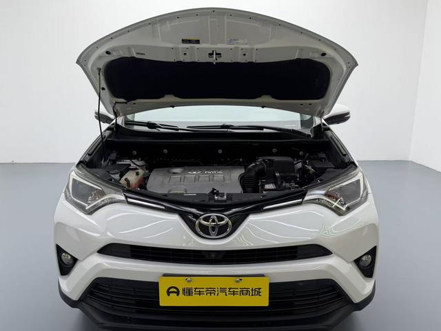 Toyota RAV4 2017 thumb 8