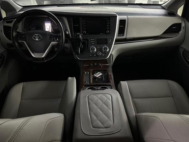 Toyota Sienna 2019 thumb 3
