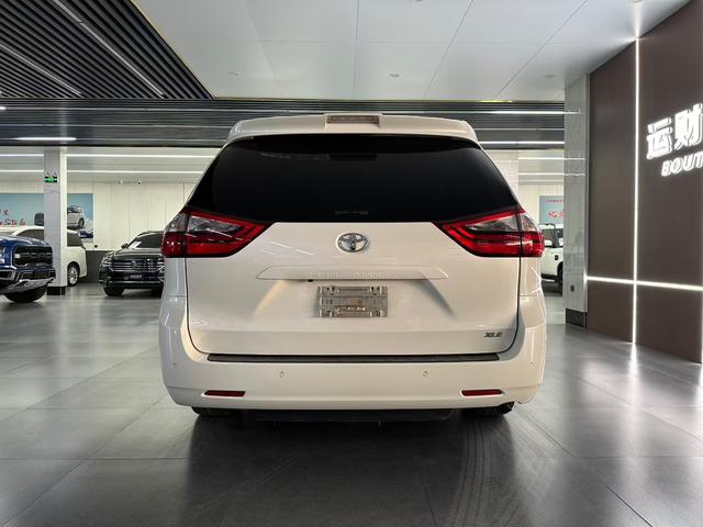Toyota Sienna 2019 thumb 5