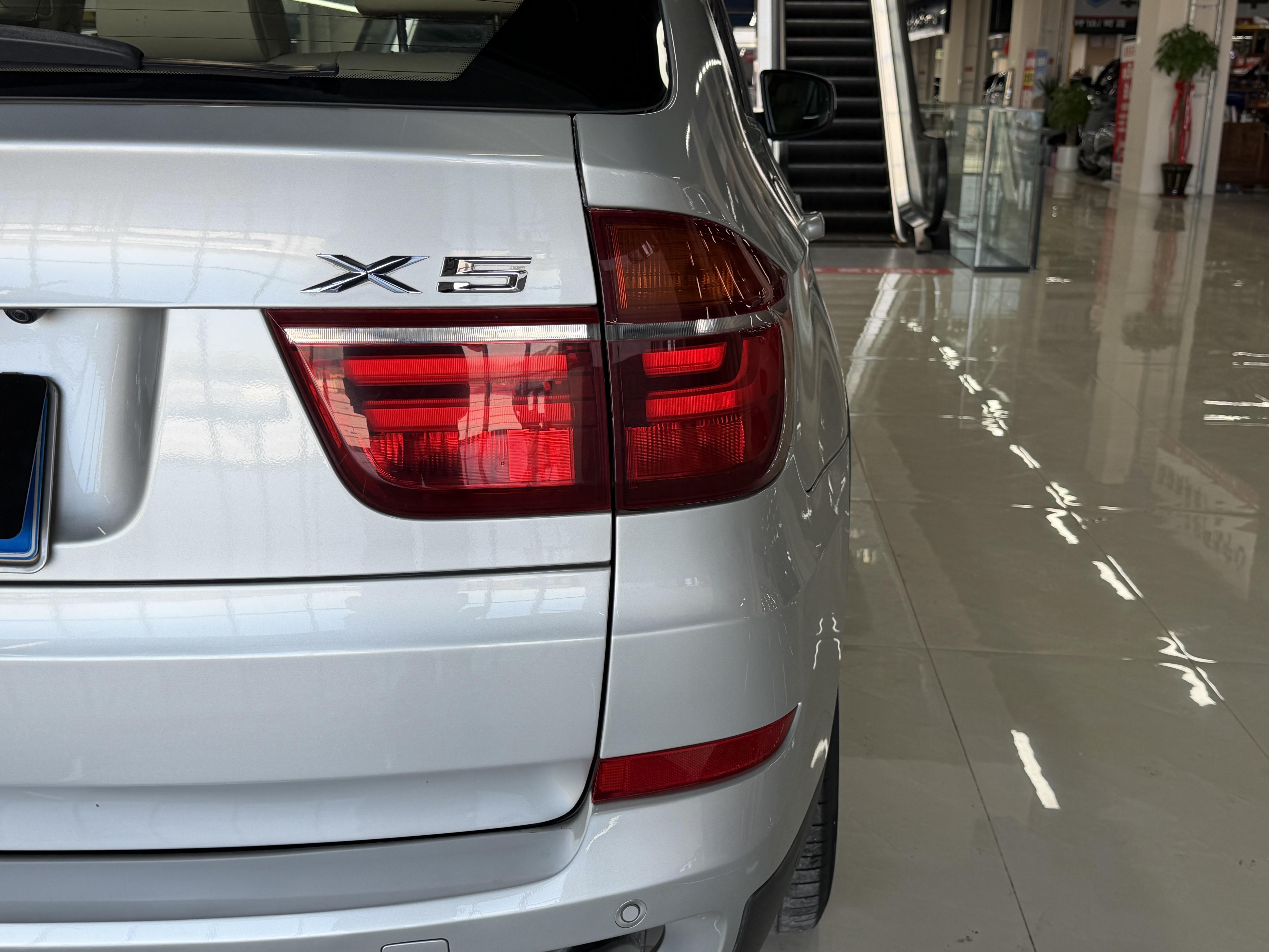 BMW X5 2010 thumb 7